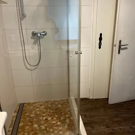 Papillon Avec Acces Terasse Quarto em Acomodações Particulares *